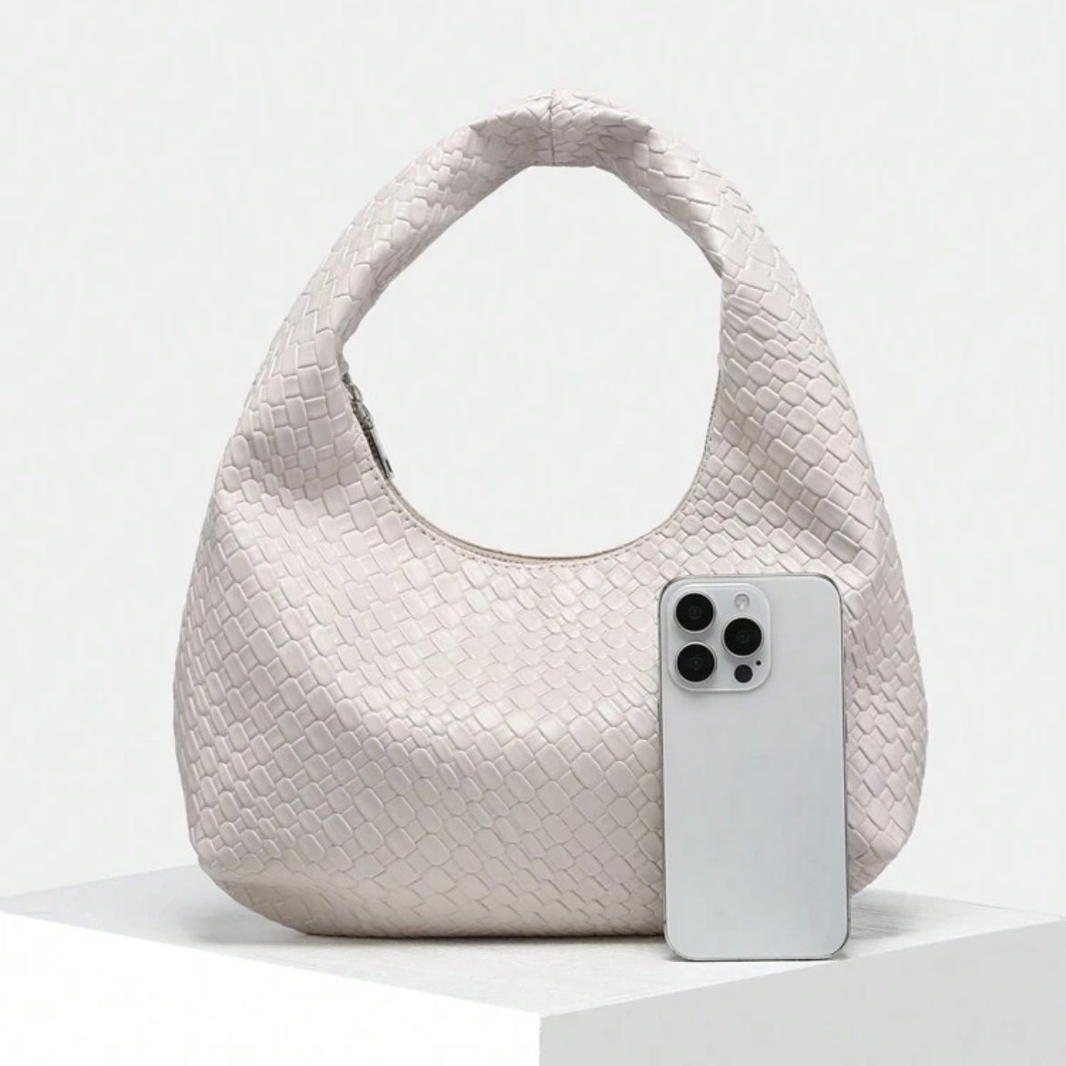 ISLA SHOULDER BAG