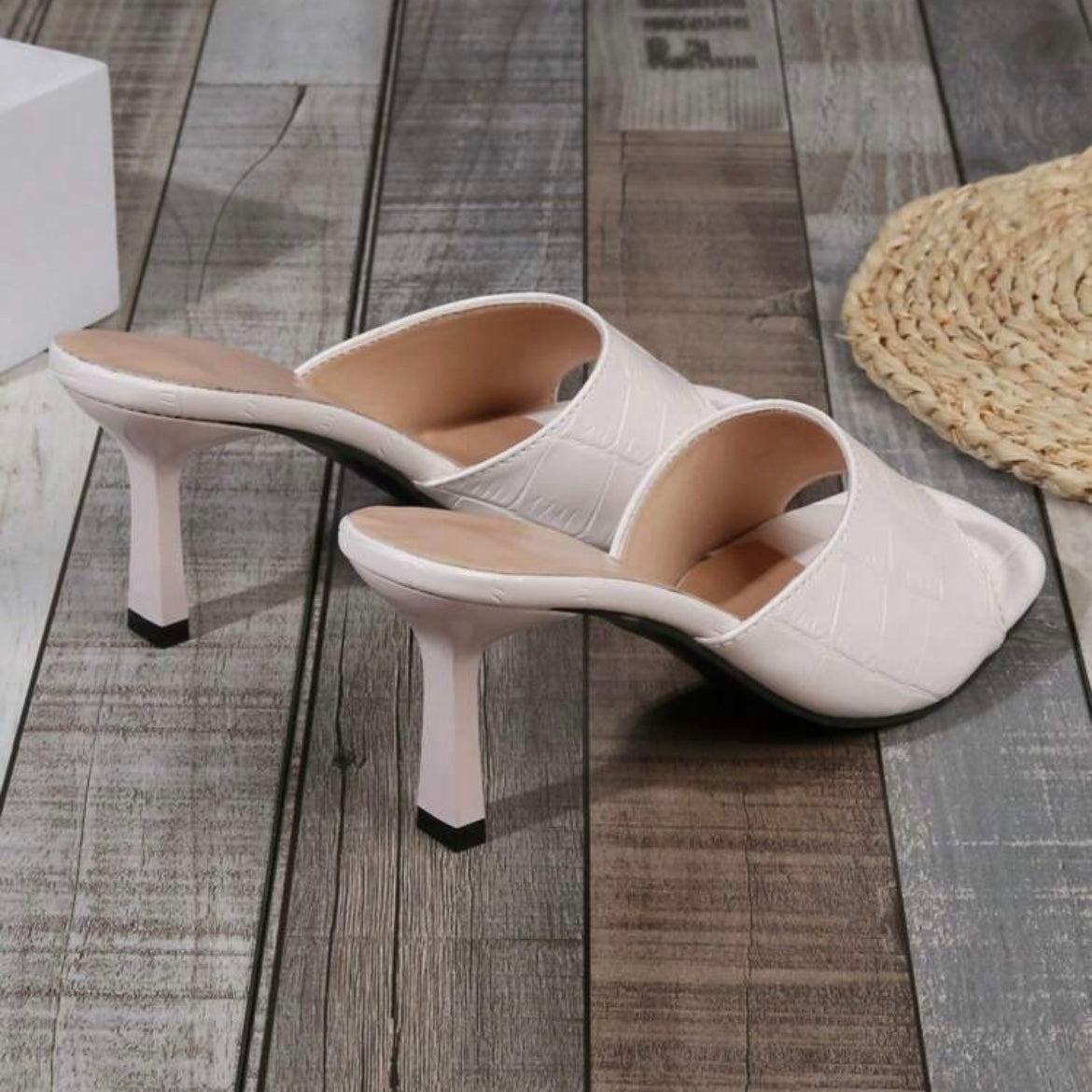 SKYLA WHITE HEELS