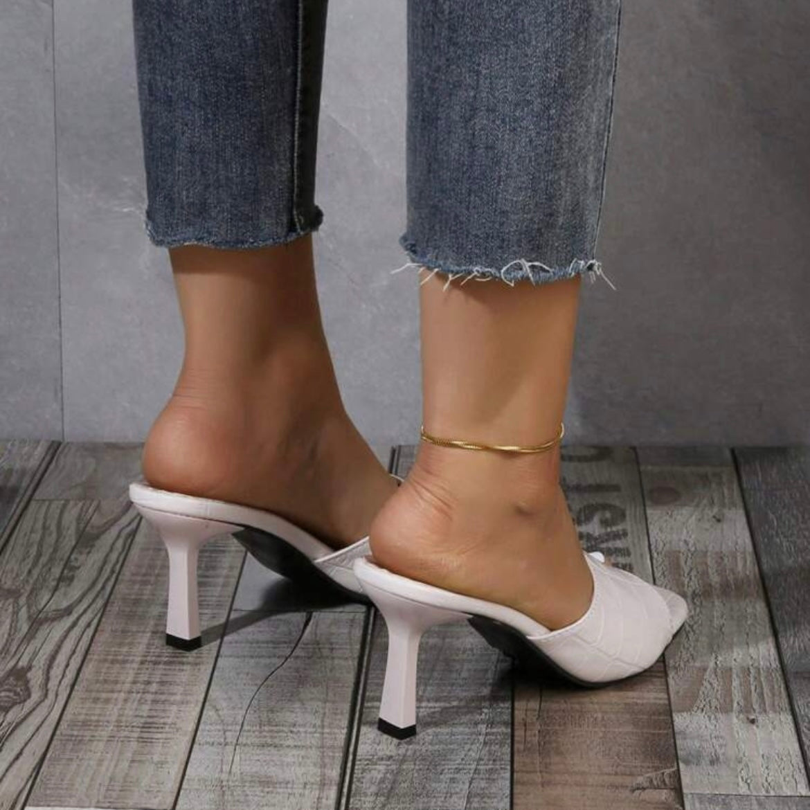 SKYLA WHITE HEELS