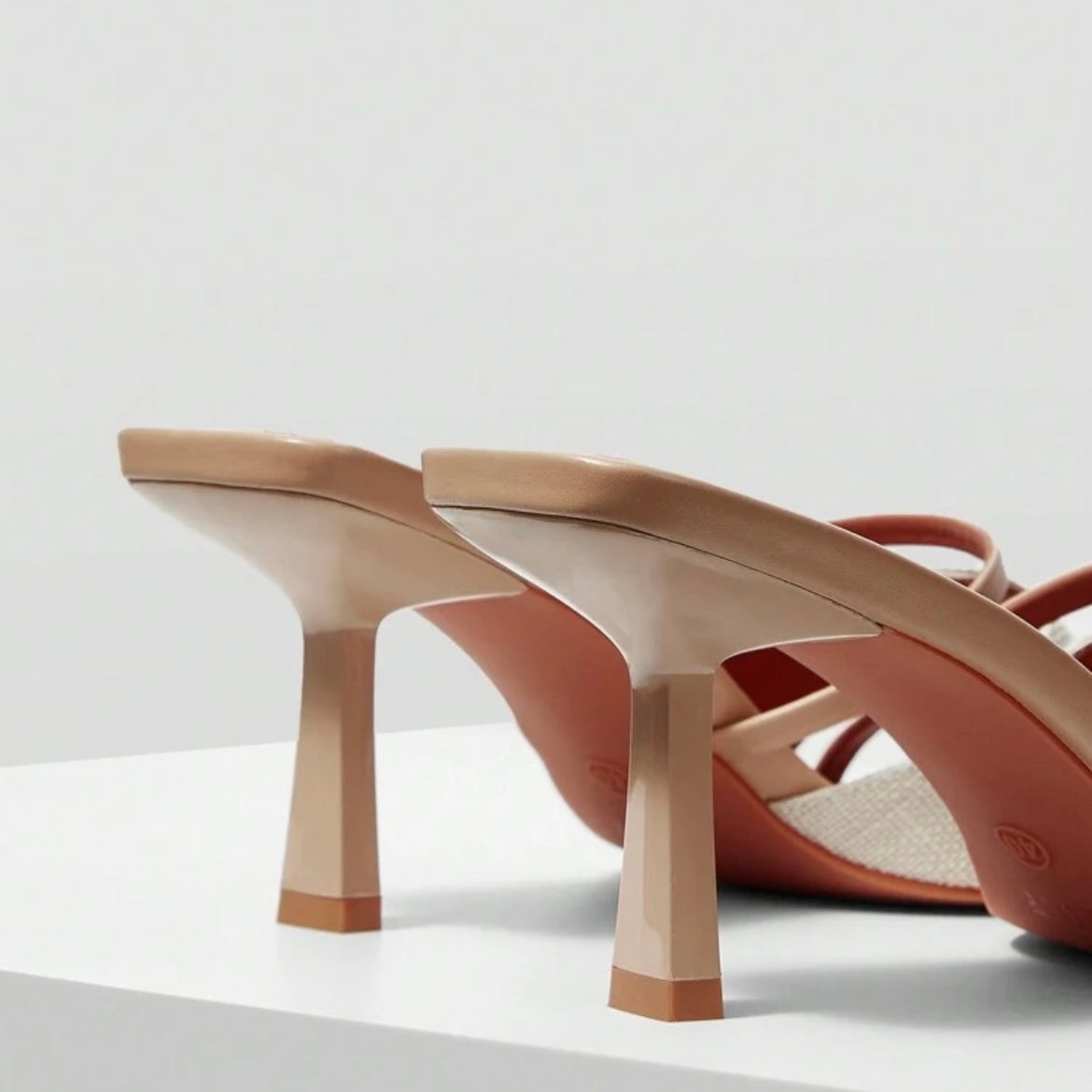 NOVIE HEELED SANDALS