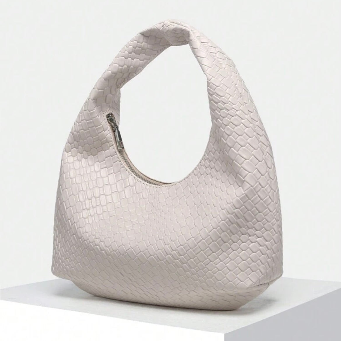 ISLA SHOULDER BAG