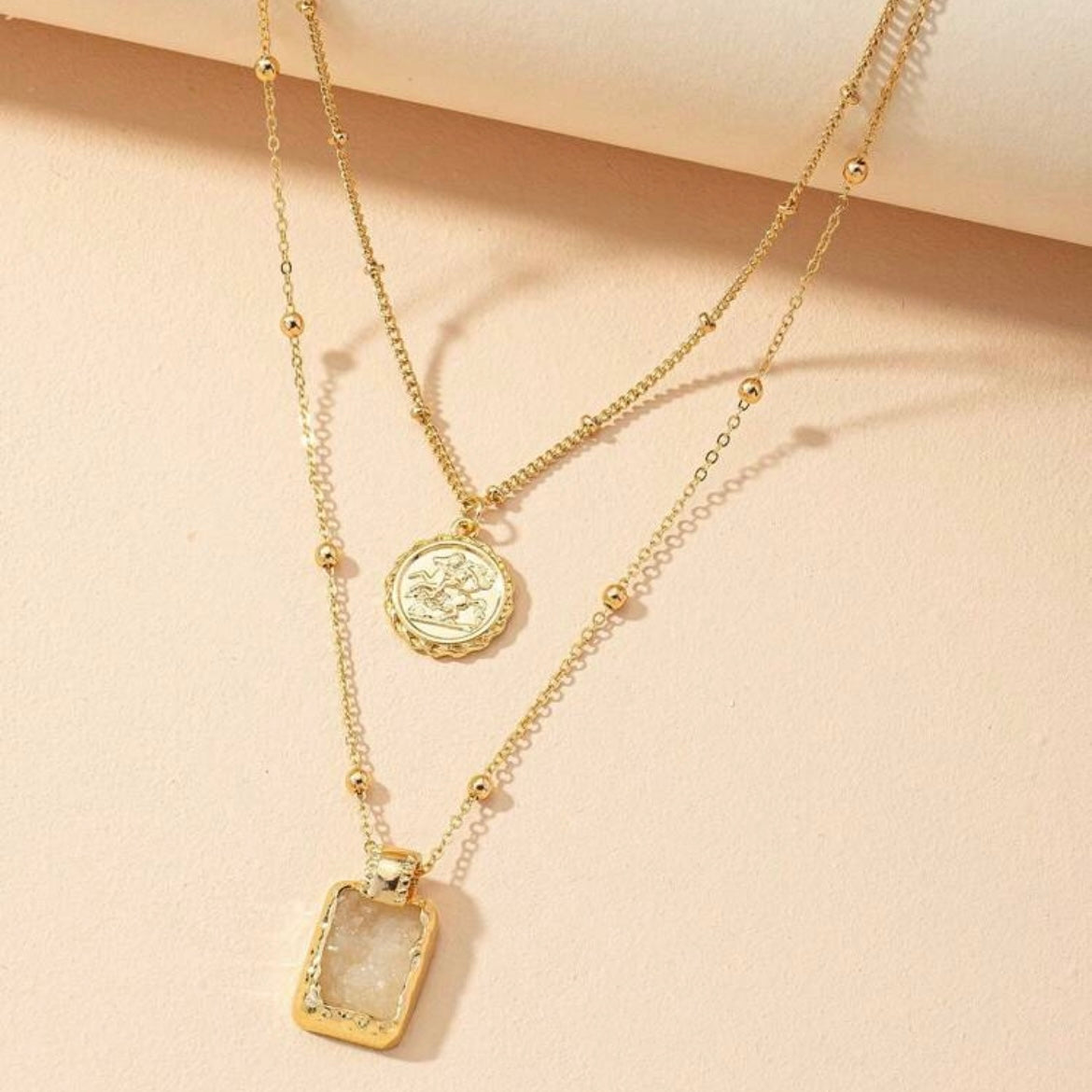 GOLDEN LAYERED NECKLACE