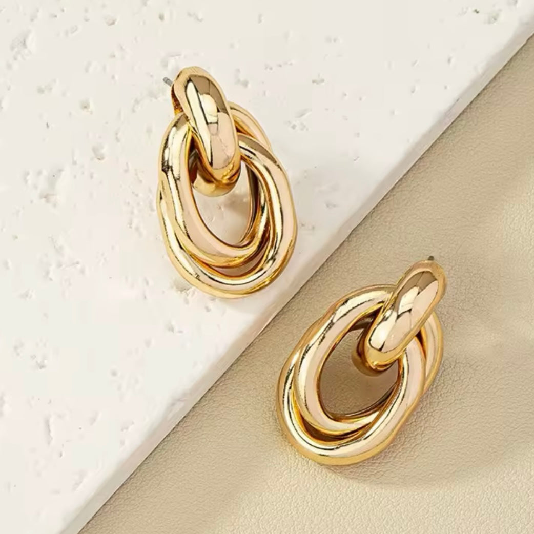 GOLDEN CHUNKY EARRINGS