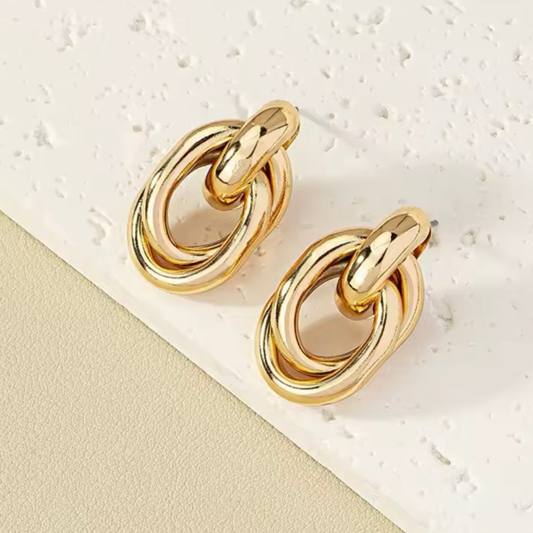 GOLDEN CHUNKY EARRINGS